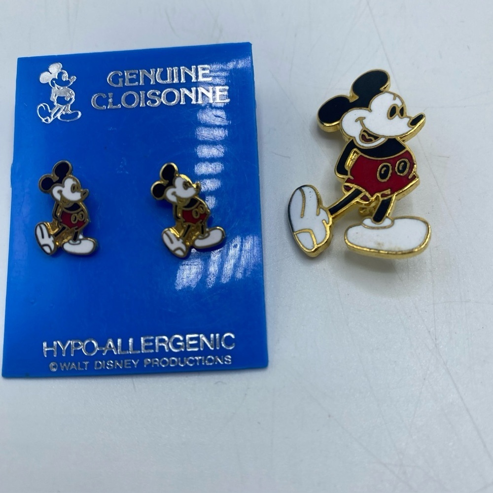 Disneyland  World  Mickey Mouse Genuine CLOISONNE Earrings Hypoallergenic Pin